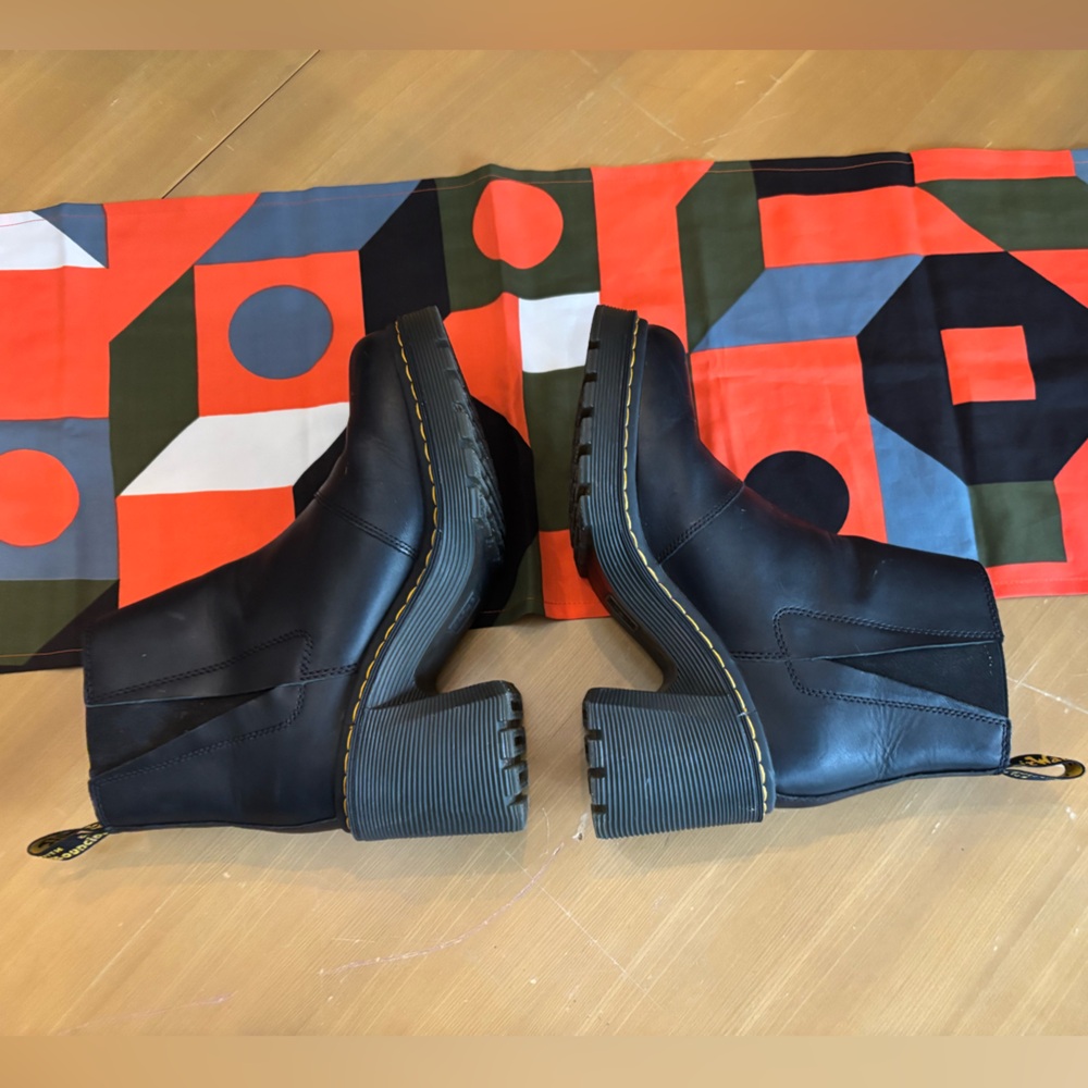 Dr. Martens Spence boots